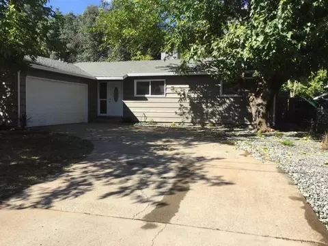 1922 Wheeler St, Redding, CA 96002 photo 1