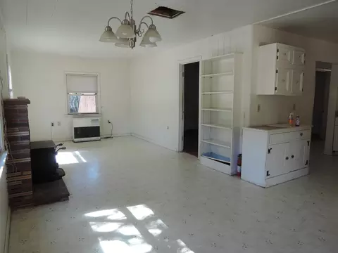 1470 Kenyon Dr, Redding, CA 96001 photo 3