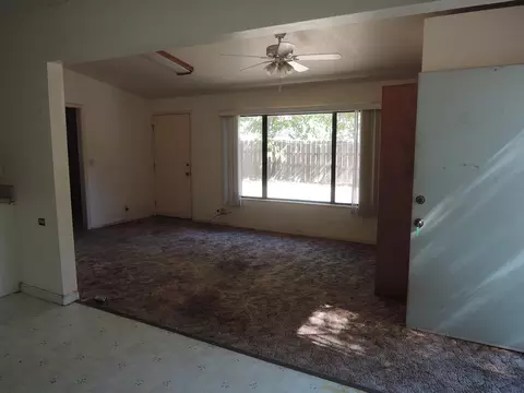 1470 Kenyon Dr, Redding, CA 96001 photo 5