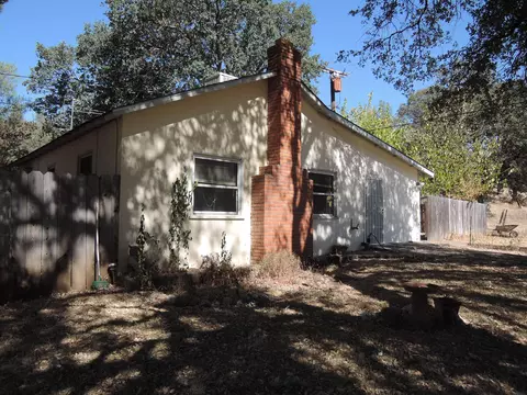 1470 Kenyon Dr, Redding, CA 96001 photo 2
