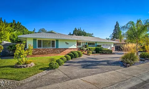735 Oleta Dr, Redding, CA 96003 photo 1