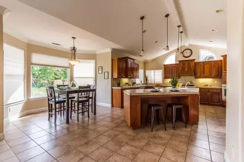 2547 Crescent Moon Ct, Redding, CA 96001 photo 14