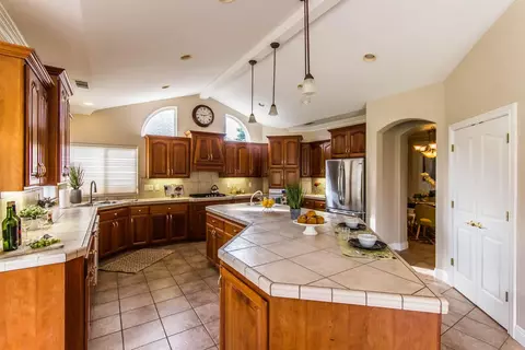 2547 Crescent Moon Ct, Redding, CA 96001 photo 12