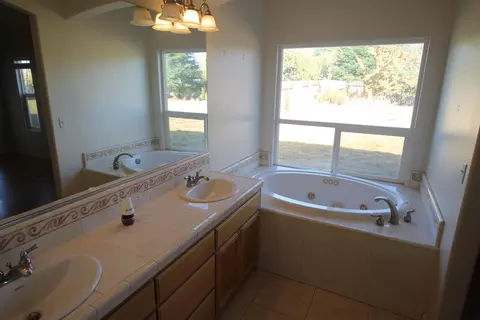 4108 Winter Green Ct, Redding, CA 96001 photo 9