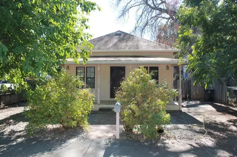 1159 Oak St, Red Bluff, CA 96080 photo 1