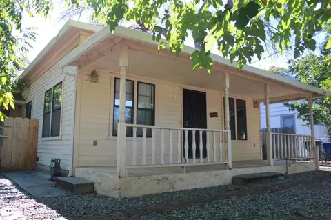 1159 Oak St, Red Bluff, CA 96080 photo 2