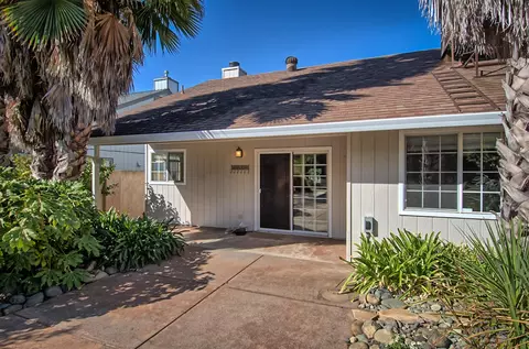 1445 Lavender Way, Redding, CA 96003 photo 2