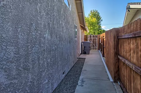 1825 Wisconsin Ave, Redding, CA 96001 photo 31
