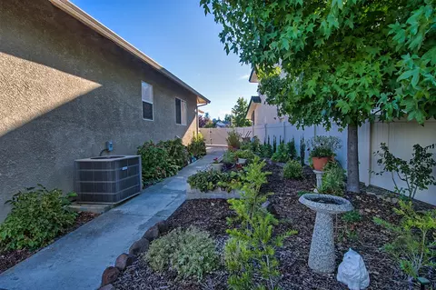 1078 Spring Ridge Dr, Redding, CA 96003 photo 19