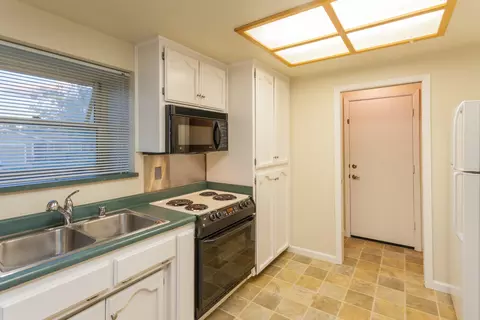 1906 Mary Lk, Redding, CA 96001 photo 10