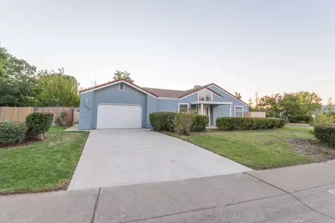 1906 Mary Lk, Redding, CA 96001 photo 2