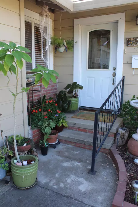 1711 Riviera, Redding, CA 96001 photo 3