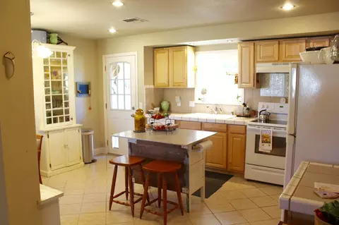 1711 Riviera, Redding, CA 96001 photo 6