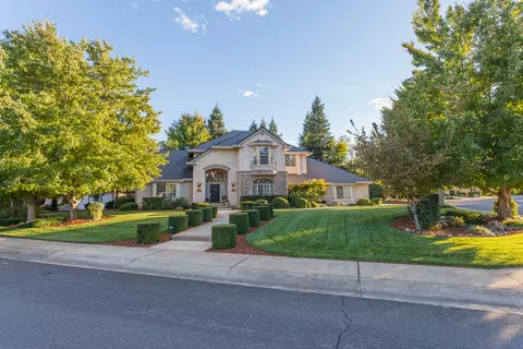 2639 Templeton Dr, Redding, CA 96002 photo 2