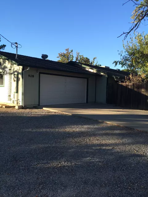 928 July Way, Redding, CA 96003 photo 2