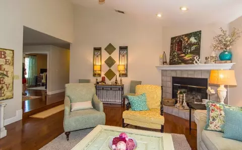19251 Hollow Ln, Redding, CA 96003 photo 5
