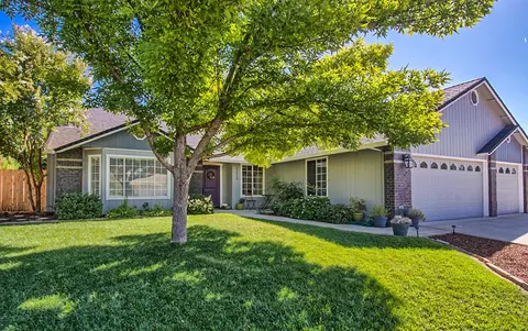 11519 Amir Ct, Redding, CA 96003 photo 4