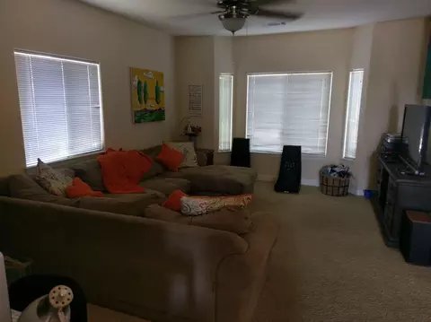 925 Domain Way, Redding, CA 96003 photo 4