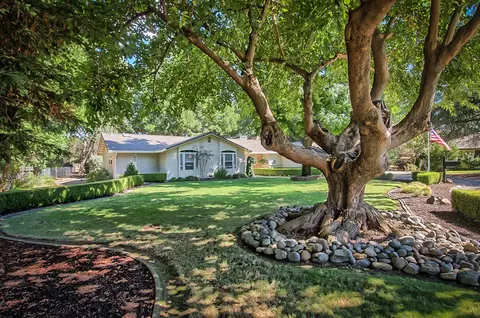 6569 Lucerne Ct, Redding, CA 96001 photo 1