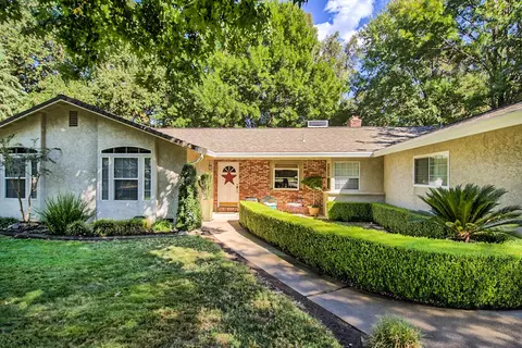 6569 Lucerne Ct, Redding, CA 96001 photo 3