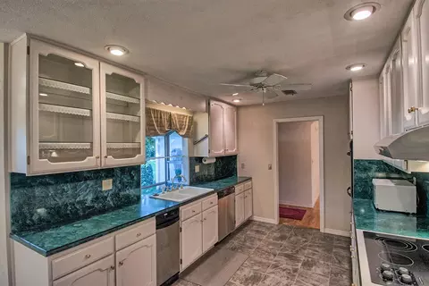 6569 Lucerne Ct, Redding, CA 96001 photo 4