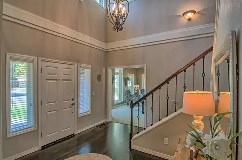 2338 El Vista St, Redding, CA 96002 photo 5