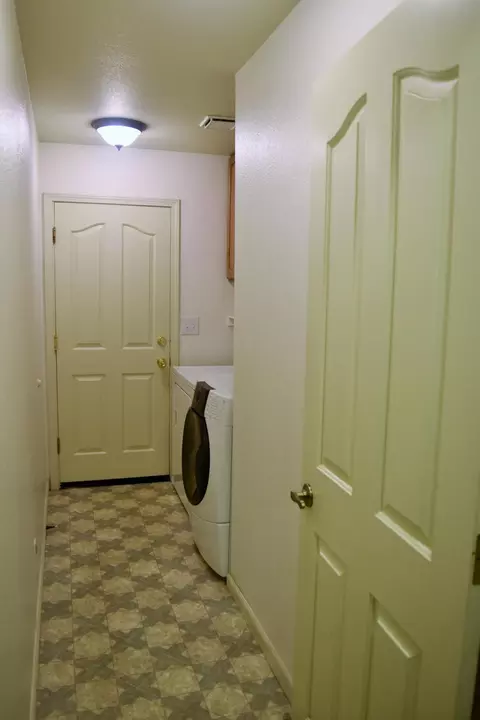 2047 Wicklow St, Redding, CA 96001 photo 21
