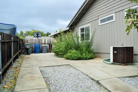 2047 Wicklow St, Redding, CA 96001 photo 40