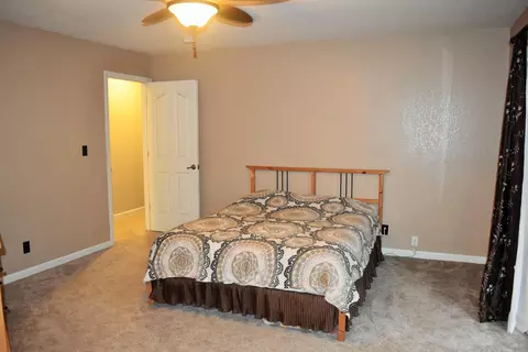 2047 Wicklow St, Redding, CA 96001 photo 23