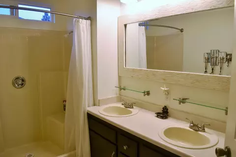2047 Wicklow St, Redding, CA 96001 photo 25