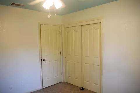2047 Wicklow St, Redding, CA 96001 photo 15