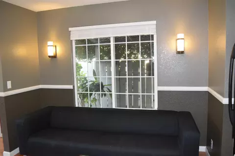 2047 Wicklow St, Redding, CA 96001 photo 7