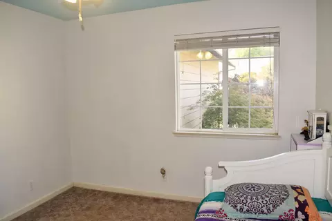2047 Wicklow St, Redding, CA 96001 photo 14