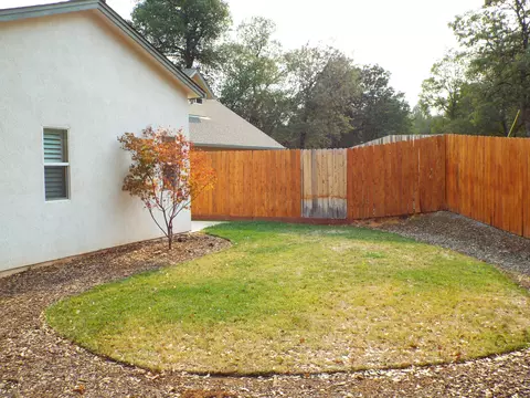 3214 Bridgewater Ct, Redding, CA 96003 photo 2