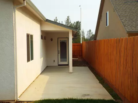 3214 Bridgewater Ct, Redding, CA 96003 photo 5