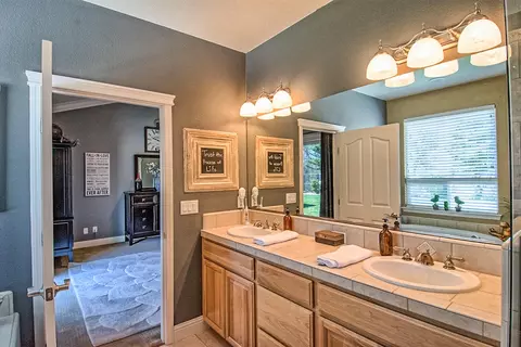 2061 Hedgerow Ave, Redding, CA 96003 photo 20