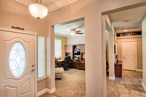 2061 Hedgerow Ave, Redding, CA 96003 photo 4
