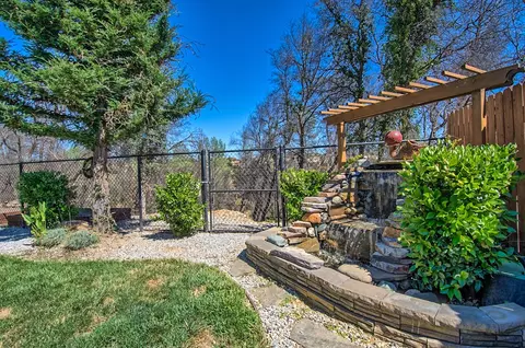 2061 Hedgerow Ave, Redding, CA 96003 photo 35