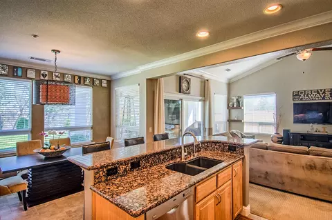 2061 Hedgerow Ave, Redding, CA 96003 photo 12