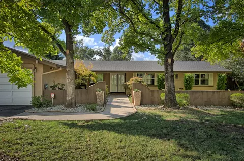 3804 Cheryl Dr, Redding, CA 96002 photo 2