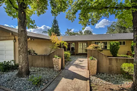 3804 Cheryl Dr, Redding, CA 96002 photo 6