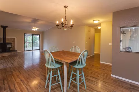 1951 Ridge Dr, Redding, CA 96003 photo 4