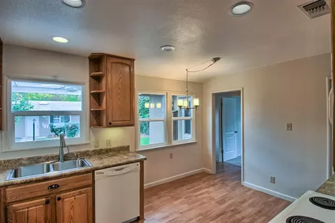 775 Gold St, Redding, CA 96001 photo 22