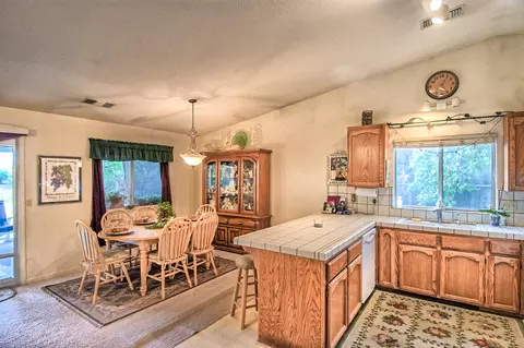 2123 Tiburon Dr, Redding, CA 96003 photo 9