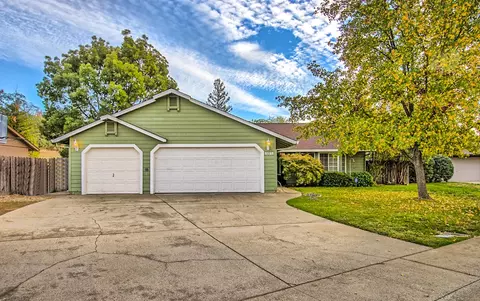 2123 Tiburon Dr, Redding, CA 96003 photo 2
