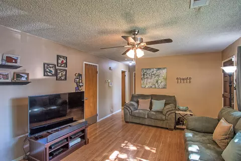 2102 Saturn, Redding, CA 96002 photo 4