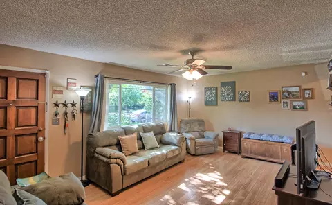 2102 Saturn, Redding, CA 96002 photo 2