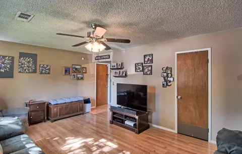 2102 Saturn, Redding, CA 96002 photo 3