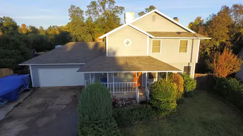 1821 Forest Glen Ct, Redding, CA 96002 photo 3