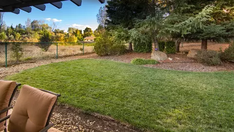 1727 Lakeside Dr, Redding, CA 96001 photo 11